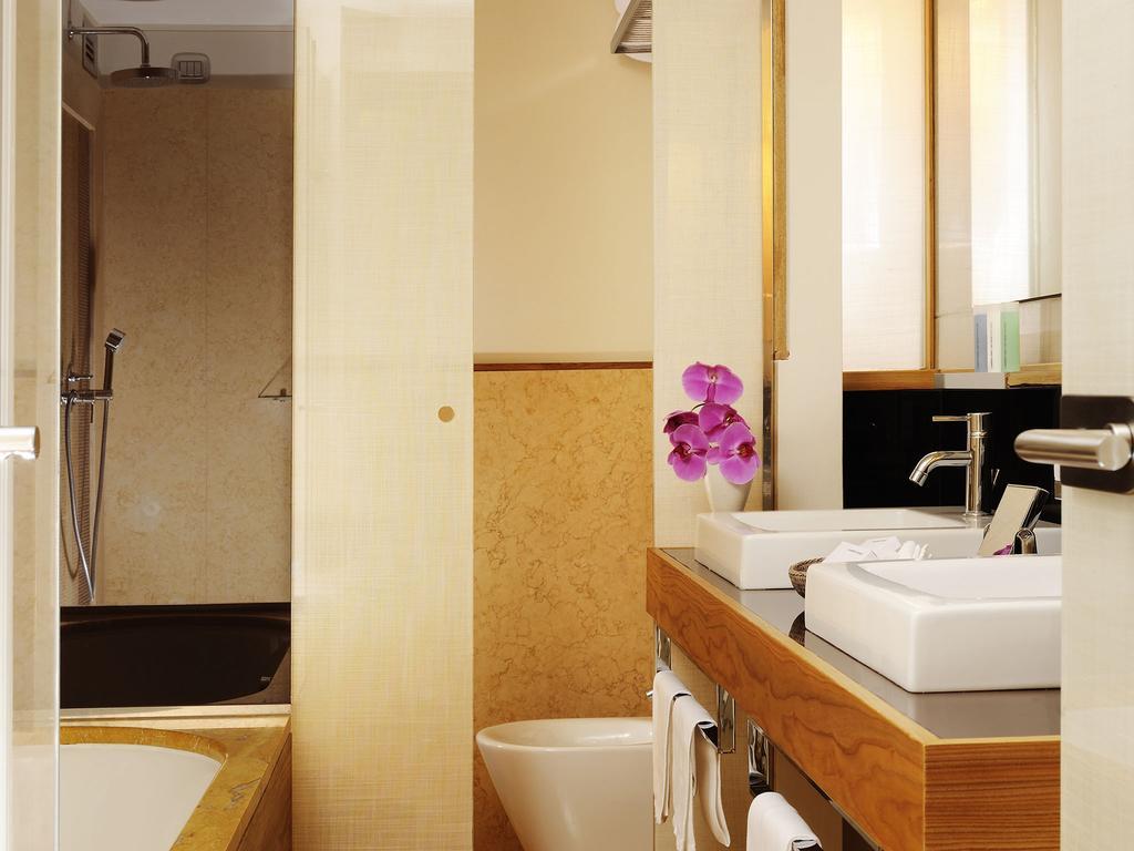 Mario De' Fiori 37 Otel Roma Dış mekan fotoğraf